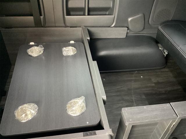 ハイエースワゴン ＧＬ　ＥＴＣ　バックカメラ　ナビ　ＴＶ　レーンアシスト　衝突被害軽減システム　電動スライドドア　オートマチックハイビーム　オートライト　スマートキー　電動格納ミラー　後席モニター　ＡＴ　アルミホイール　ＣＤ（30枚目）