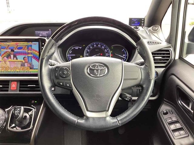 TOYOTA ESQUIRE HYBRID GI BLACK TAILORED