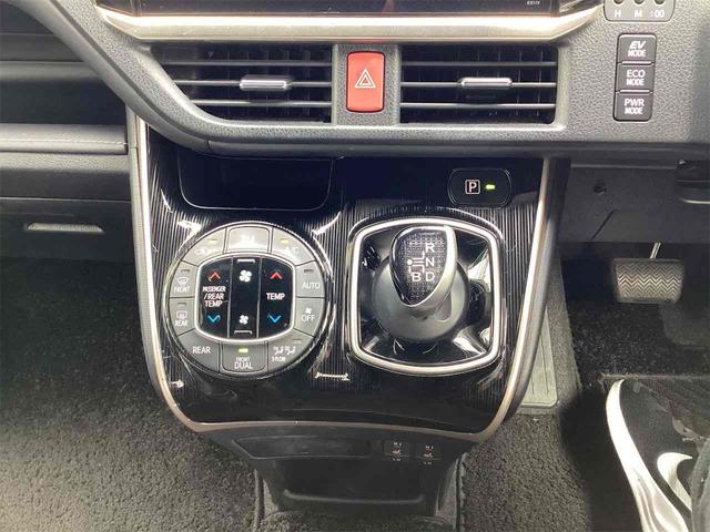 TOYOTA ESQUIRE HYBRID GI BLACK TAILORED