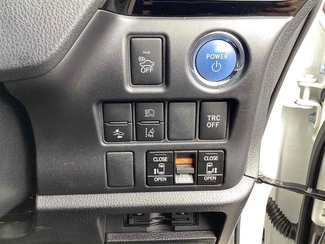 TOYOTA ESQUIRE HYBRID GI BLACK TAILORED