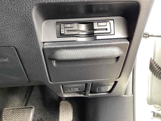 TOYOTA ESQUIRE HYBRID GI BLACK TAILORED