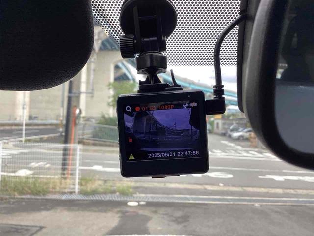 TOYOTA ESQUIRE HYBRID GI BLACK TAILORED