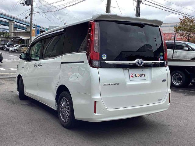 TOYOTA ESQUIRE HYBRID GI BLACK TAILORED