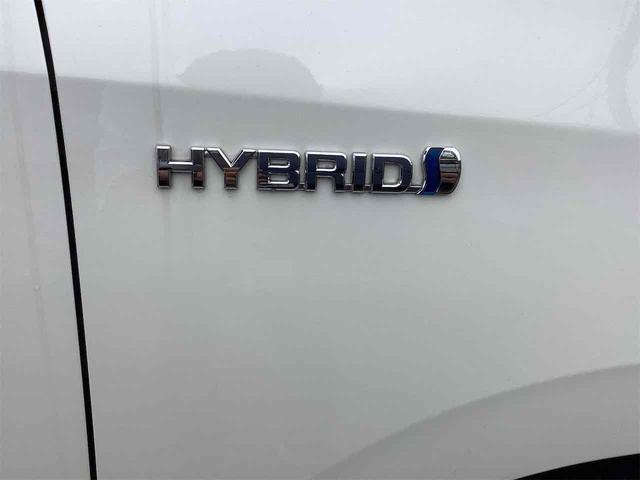 TOYOTA ESQUIRE HYBRID GI BLACK TAILORED