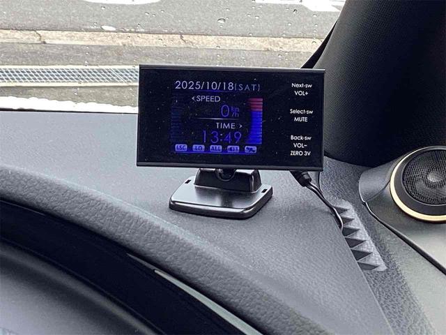 TOYOTA ESQUIRE HYBRID GI BLACK TAILORED