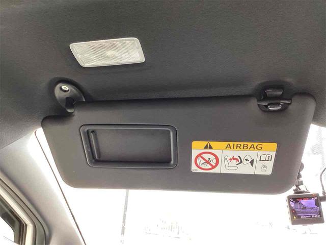 TOYOTA ESQUIRE HYBRID GI BLACK TAILORED