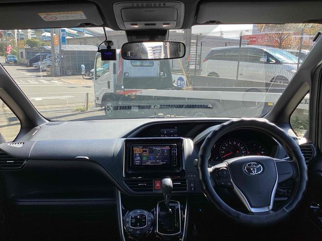 ヴォクシー ＺＳ　煌ＩＩＩ　ＥＴＣ　バックカメラ　ナビ　ＴＶ　クリアランスソナー　オートクルーズコントロール　レーンアシスト　衝突被害軽減システム　両側電動スライドドア　オートマチックハイビーム　オートライト（5枚目）