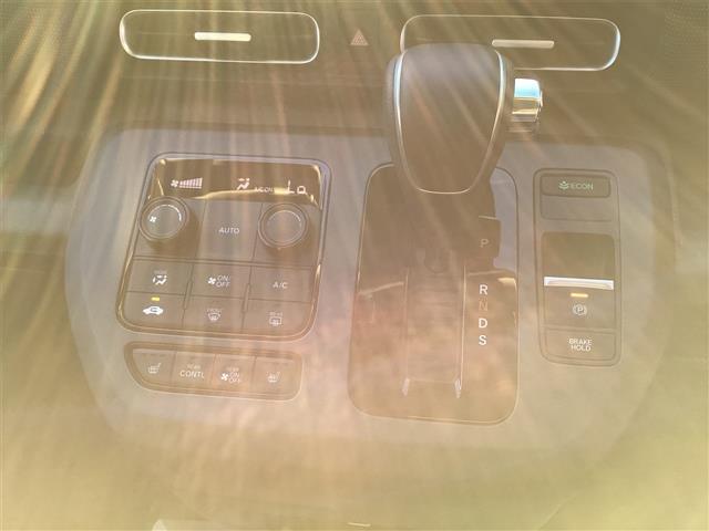 フリード エアー　ＥＸ　バックカメラ　クリアランスソナー　オートクルーズコントロール　レーンアシスト　衝突被害軽減システム　両側電動スライドドア　オートライト　ＬＥＤヘッドランプ　スマートキー　電動格納ミラー　シートヒーター（8枚目）