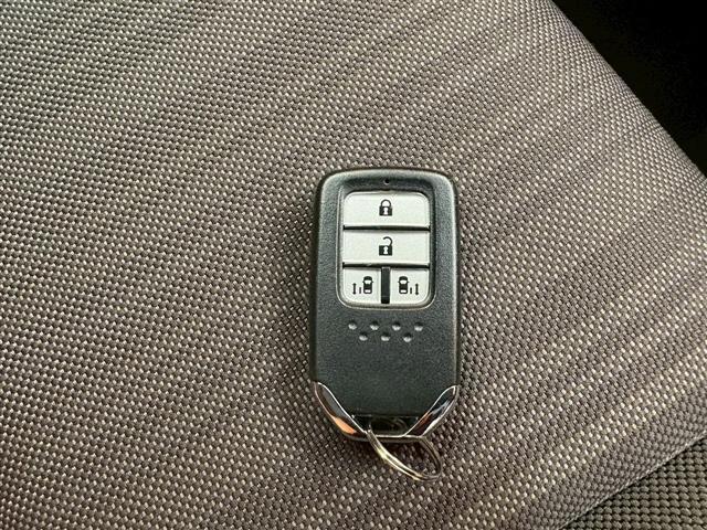 フリードハイブリッド ハイブリッド・Gホンダセンシング ETC バックカメラ TV オートクルーズコントロール レーンアシスト 衝突被害軽減システム 両側電動スライドドア オートライト LEDヘッドランプ スマートキー アイドリングストップ 電動格納ミラー(13枚目)