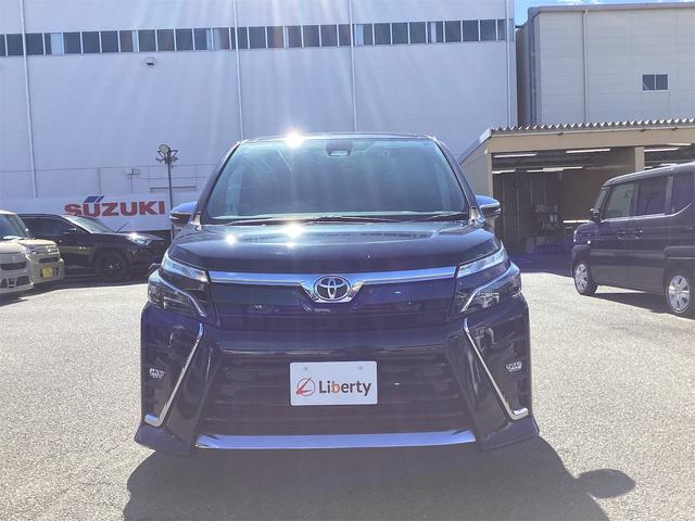 ヴォクシー ＺＳ　煌ＩＩ　ＥＴＣ　バックカメラ　純正１０インチナビ　クリアランスソナー　オートクルーズコントロール　レーンアシスト　衝突被害軽減システム　両側電動スライドドア　オートマチックハイビーム　オートライト（16枚目）