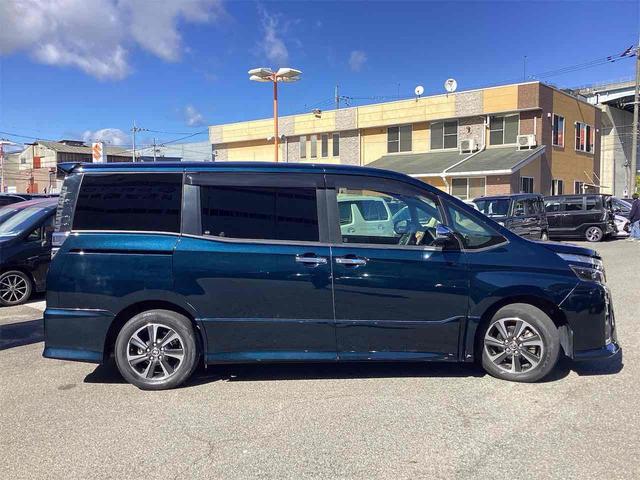 ヴォクシー ＺＳ　煌ＩＩ　ＥＴＣ　バックカメラ　純正１０インチナビ　クリアランスソナー　オートクルーズコントロール　レーンアシスト　衝突被害軽減システム　両側電動スライドドア　オートマチックハイビーム　オートライト（17枚目）