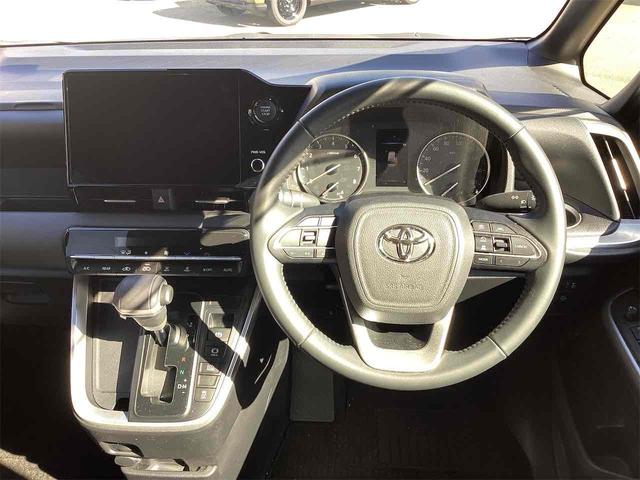 ヴォクシー Ｓ－Ｇ　バックカメラ　ナビ　ＴＶ　オートクルーズコントロール　レーンアシスト　衝突被害軽減システム　両側スライド・片側電動　オートマチックハイビーム　オートライト　ＬＥＤヘッドランプ　スマートキー（5枚目）