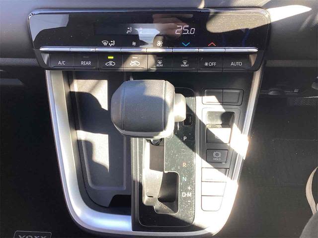 ヴォクシー Ｓ－Ｇ　バックカメラ　ナビ　ＴＶ　オートクルーズコントロール　レーンアシスト　衝突被害軽減システム　両側スライド・片側電動　オートマチックハイビーム　オートライト　ＬＥＤヘッドランプ　スマートキー（11枚目）