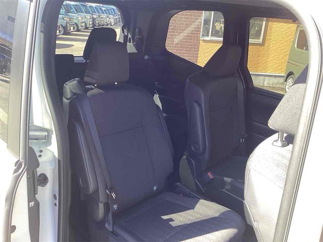 ヴォクシー Ｓ－Ｇ　バックカメラ　ナビ　ＴＶ　オートクルーズコントロール　レーンアシスト　衝突被害軽減システム　両側スライド・片側電動　オートマチックハイビーム　オートライト　ＬＥＤヘッドランプ　スマートキー（30枚目）