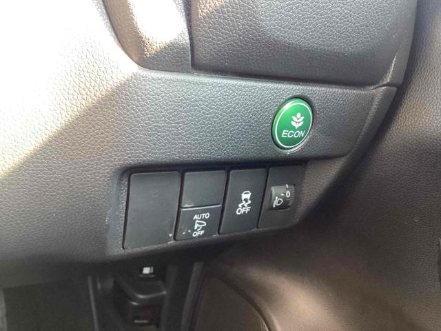 フィット １３Ｇ・Ｆパッケージ　ＥＴＣ　バックカメラ　ナビ　ＴＶ　スマートキー　アイドリングストップ　電動格納ミラー　ＣＶＴ　盗難防止システム　衝突安全ボディ　ＡＢＳ　ＥＳＣ　ＣＤ　ＤＶＤ再生　ＵＳＢ　ミュージックプレイヤー接続可（13枚目）