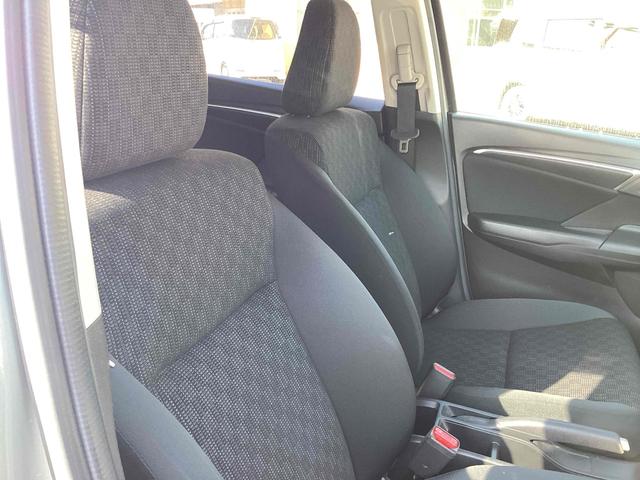 フィット １３Ｇ・Ｆパッケージ　ＥＴＣ　バックカメラ　ナビ　ＴＶ　スマートキー　アイドリングストップ　電動格納ミラー　ＣＶＴ　盗難防止システム　衝突安全ボディ　ＡＢＳ　ＥＳＣ　ＣＤ　ＤＶＤ再生　ＵＳＢ　ミュージックプレイヤー接続可（26枚目）