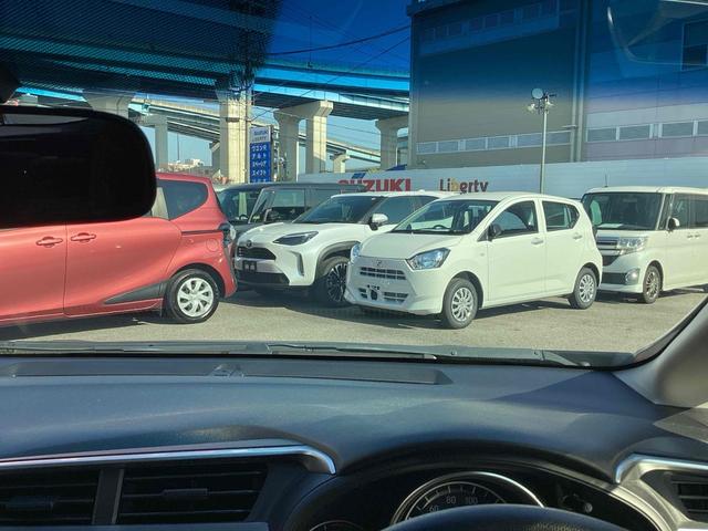 フィット １３Ｇ・Ｆパッケージ　ＥＴＣ　バックカメラ　ナビ　ＴＶ　スマートキー　アイドリングストップ　電動格納ミラー　ＣＶＴ　盗難防止システム　衝突安全ボディ　ＡＢＳ　ＥＳＣ　ＣＤ　ＤＶＤ再生　ＵＳＢ　ミュージックプレイヤー接続可（28枚目）