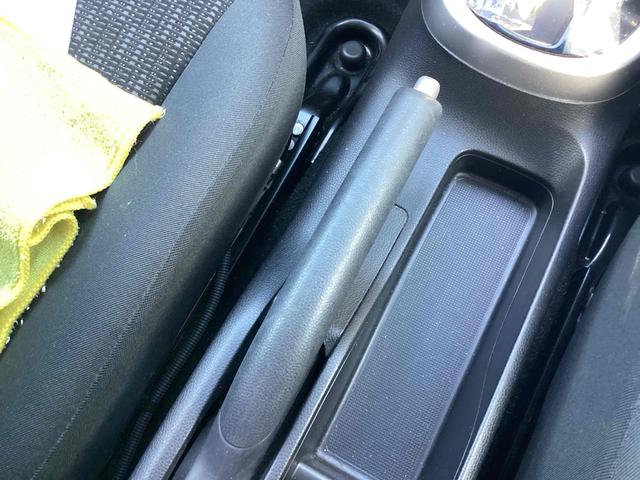 フィット １３Ｇ・Ｆパッケージ　ＥＴＣ　バックカメラ　ナビ　ＴＶ　スマートキー　アイドリングストップ　電動格納ミラー　ＣＶＴ　盗難防止システム　衝突安全ボディ　ＡＢＳ　ＥＳＣ　ＣＤ　ＤＶＤ再生　ＵＳＢ　ミュージックプレイヤー接続可（29枚目）