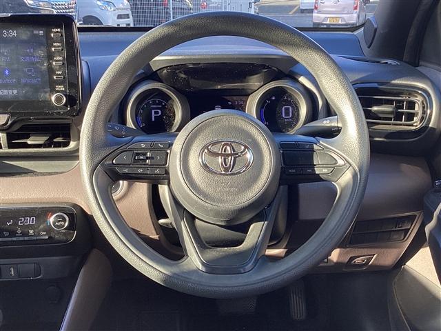 ヤリス Ｇ　ディスプレイオーディオ　ＥＴＣ　バックカメラ　クリアランスソナー　レーンアシスト　衝突被害軽減システム　オートマチックハイビーム　オートライト　スマートキー　電動格納ミラー　ＣＶＴ　盗難防止システム（8枚目）