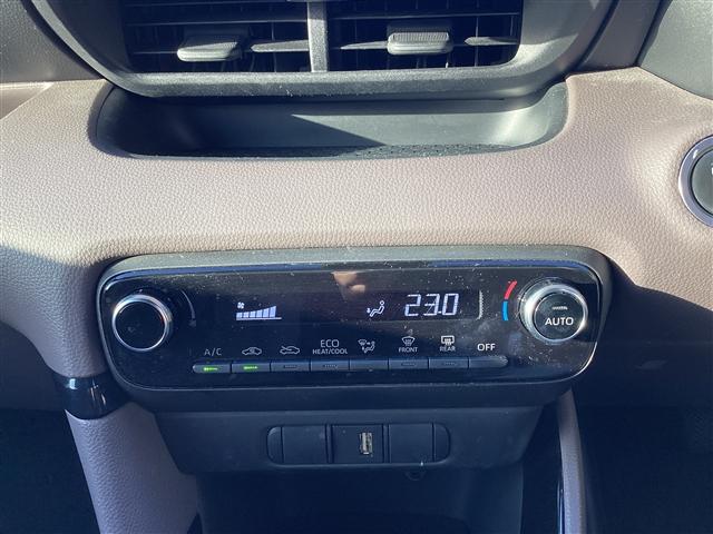 ヤリス Ｇ　ディスプレイオーディオ　ＥＴＣ　バックカメラ　クリアランスソナー　レーンアシスト　衝突被害軽減システム　オートマチックハイビーム　オートライト　スマートキー　電動格納ミラー　ＣＶＴ　盗難防止システム（9枚目）