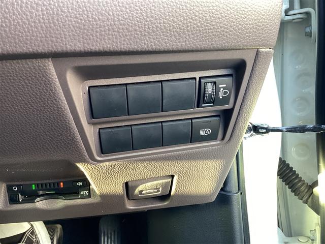 ヤリス Ｇ　ディスプレイオーディオ　ＥＴＣ　バックカメラ　クリアランスソナー　レーンアシスト　衝突被害軽減システム　オートマチックハイビーム　オートライト　スマートキー　電動格納ミラー　ＣＶＴ　盗難防止システム（10枚目）