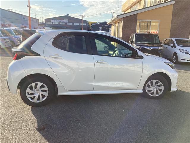 ヤリス Ｇ　ディスプレイオーディオ　ＥＴＣ　バックカメラ　クリアランスソナー　レーンアシスト　衝突被害軽減システム　オートマチックハイビーム　オートライト　スマートキー　電動格納ミラー　ＣＶＴ　盗難防止システム（17枚目）