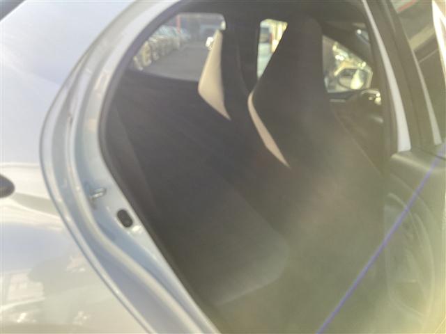 ヤリス Ｇ　ディスプレイオーディオ　ＥＴＣ　バックカメラ　クリアランスソナー　レーンアシスト　衝突被害軽減システム　オートマチックハイビーム　オートライト　スマートキー　電動格納ミラー　ＣＶＴ　盗難防止システム（26枚目）