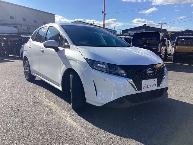 ノート Ｘ　電子パーキング　ＥＴＣ　全周囲カメラ　ナビ　クリアランスソナー　衝突被害軽減システム　オートマチックハイビーム　オートライト　ＬＥＤヘッドランプ　スマートキー　電動格納ミラー　ＣＶＴ（17枚目）