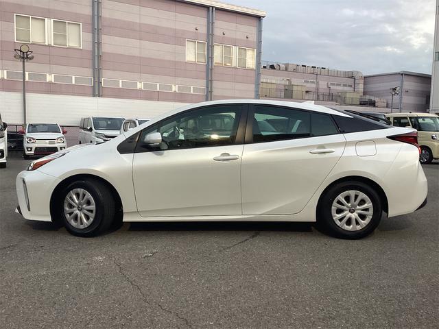 トヨタ プリウス 17枚目