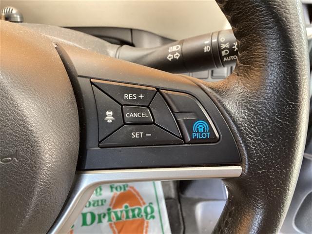 セレナ ハイウェイスター　プロパイロットエディション　ＥＴＣ　バックカメラ　ナビ　ＴＶ　クリアランスソナー　オートクルーズコントロール　衝突被害軽減システム　両側スライドドア　オートライト　スマートキー　３列シート　ＣＶＴ（14枚目）