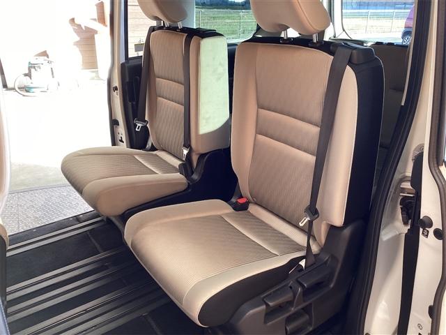 セレナ ハイウェイスター　プロパイロットエディション　ＥＴＣ　バックカメラ　ナビ　ＴＶ　クリアランスソナー　オートクルーズコントロール　衝突被害軽減システム　両側スライドドア　オートライト　スマートキー　３列シート　ＣＶＴ（37枚目）