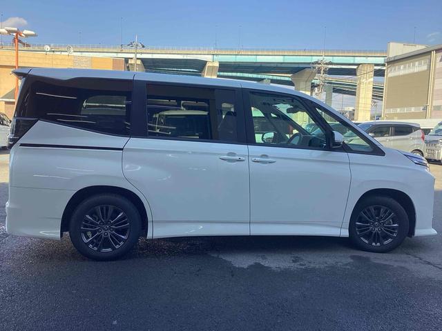 トヨタ ヴォクシー 13枚目