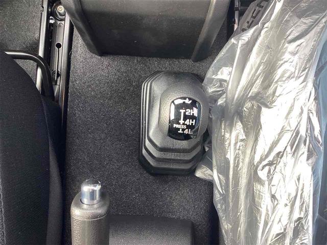 ジムニー ＸＣ　４ＷＤ　クリアランスソナー　オートクルーズコントロール　レーンアシスト　衝突被害軽減システム　オートライト　ヘッドライトウォッシャー　スマートキー　アイドリングストップ　電動格納ミラー　シートヒーター（27枚目）