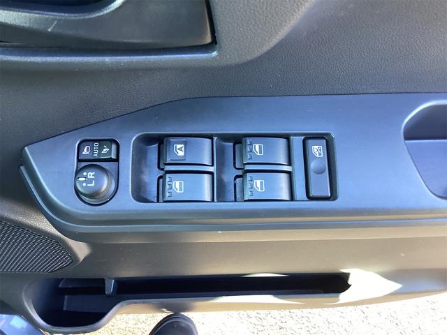 トヨタ ピクシスメガ 10枚目