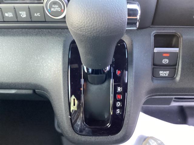 Ｎ－ＢＯＸカスタム ベースグレード　バックカメラ　両側スライド・片側電動　クリアランスソナー　オートクルーズコントロール　オートライト　スマートキー　アイドリングストップ　電動格納ミラー　シートヒーター　ベンチシート　ＣＶＴ　ＥＳＣ（8枚目）