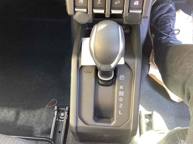ジムニー ＸＣ　４ＷＤ　オートクルーズコントロール　レーンアシスト　衝突被害軽減システム　オートライト　ヘッドライトウォッシャー　アイドリングストップ　シートヒーター　ＡＴ　ＡＢＳ　ＥＳＣ　アルミホイール　エアコン（9枚目）