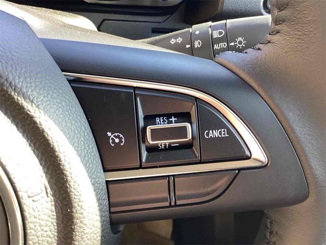 ジムニー ＸＣ　４ＷＤ　オートクルーズコントロール　レーンアシスト　衝突被害軽減システム　オートライト　ヘッドライトウォッシャー　アイドリングストップ　シートヒーター　ＡＴ　ＡＢＳ　ＥＳＣ　アルミホイール　エアコン（11枚目）