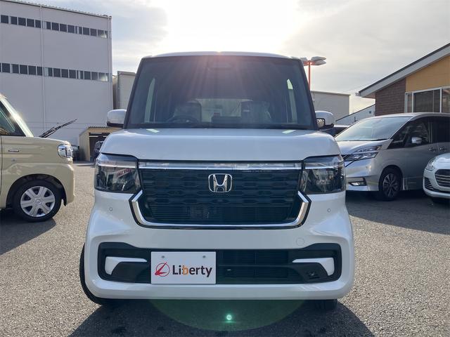 Ｎ－ＢＯＸカスタム ターボ　バックカメラ　両側電動スライドドア　クリアランスソナー　オートライト　スマートキー　アイドリングストップ　電動格納ミラー　ＣＶＴ　ＥＳＣ　チップアップシート　アルミホイール　エアコン　パワーウィンドウ（6枚目）