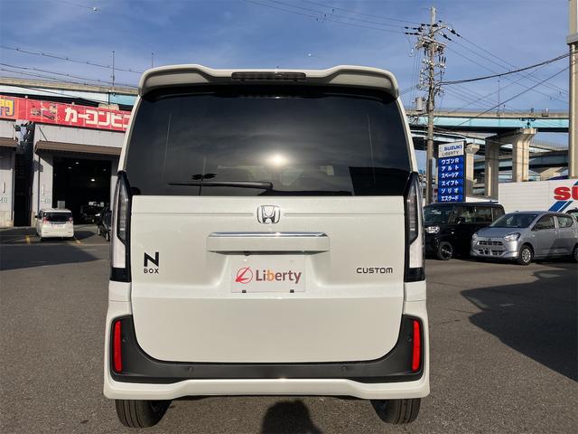 Ｎ－ＢＯＸカスタム ターボ　バックカメラ　両側電動スライドドア　クリアランスソナー　オートライト　スマートキー　アイドリングストップ　電動格納ミラー　ＣＶＴ　ＥＳＣ　チップアップシート　アルミホイール　エアコン　パワーウィンドウ（7枚目）