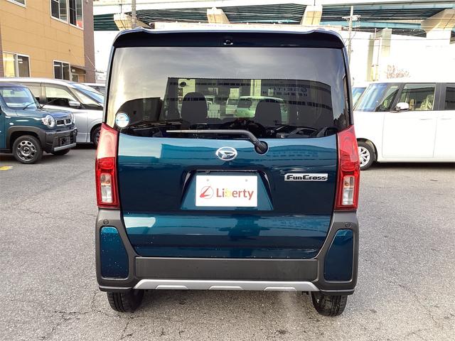 タント ファンクロス　純正ディスプレイオーディオ　全周囲カメラ　ＥＴＣ　両側電動スライドドア　ＴＶ　クリアランスソナー　オートクルーズコントロール　衝突被害軽減システム　オートライト　スマートキー　電子パーキング（11枚目）