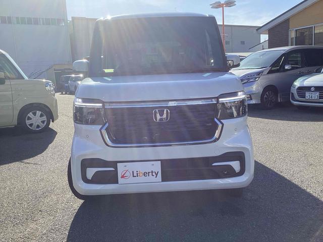 N-BOXカスタム ベースグレード バックカメラ 両側スライド・片側電動 クリアランスソナー オートクルーズコントロール レーンアシスト オートライト スマートキー アイドリングストップ 電動格納ミラー シートヒーター CVT ESC(5枚目)