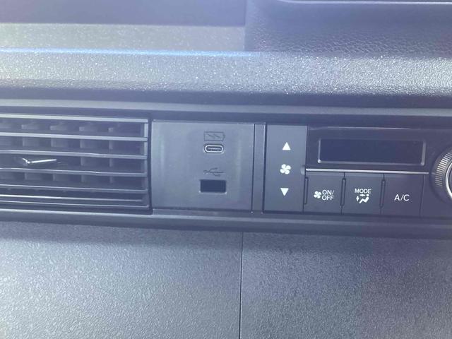 N-BOXカスタム ベースグレード バックカメラ 両側スライド・片側電動 クリアランスソナー オートクルーズコントロール レーンアシスト オートライト スマートキー アイドリングストップ 電動格納ミラー シートヒーター CVT ESC(19枚目)