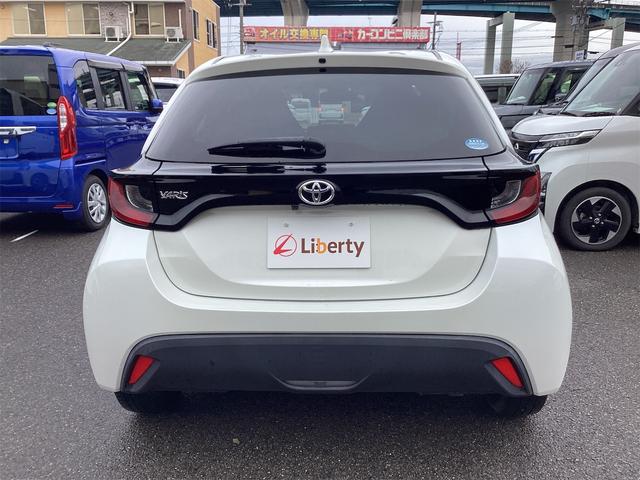 ヤリス Ｘ　バックカメラ　レーンアシスト　衝突被害軽減システム　オートライト　キーレスエントリー　電動格納ミラー　ＣＶＴ　盗難防止システム　衝突安全ボディ　ＡＢＳ　ＥＳＣ　ＵＳＢ　エアコン（8枚目）