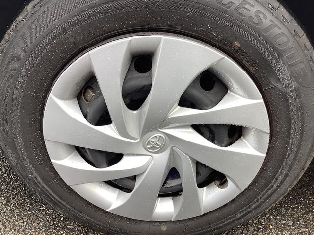 ヤリス Ｘ　バックカメラ　レーンアシスト　衝突被害軽減システム　オートライト　キーレスエントリー　電動格納ミラー　ＣＶＴ　盗難防止システム　衝突安全ボディ　ＡＢＳ　ＥＳＣ　ＵＳＢ　エアコン（12枚目）