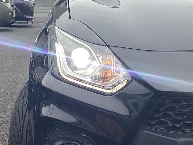 スイフトスポーツ ベースグレード　オートクルーズコントロール　アルミホイール　オートライト　ＬＥＤヘッドランプ　スマートキー　電動格納ミラー　シートヒーター　ＭＴ　盗難防止システム　衝突安全ボディ　ＡＢＳ　ＥＳＣ　ＣＤ　ＵＳＢ（15枚目）