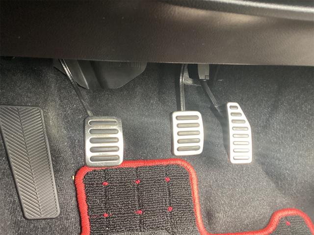 スイフトスポーツ ベースグレード　オートクルーズコントロール　アルミホイール　オートライト　ＬＥＤヘッドランプ　スマートキー　電動格納ミラー　シートヒーター　ＭＴ　盗難防止システム　衝突安全ボディ　ＡＢＳ　ＥＳＣ　ＣＤ　ＵＳＢ（29枚目）