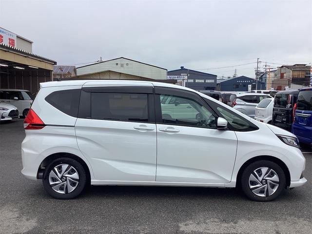 フリードハイブリッド ハイブリッド・Ｇ　ＥＴＣ　バックカメラ　ナビ　ＴＶ　オートクルーズコントロール　レーンアシスト　衝突被害軽減システム　両側電動スライドドア　オートライト　ＬＥＤヘッドランプ　スマートキー（11枚目）