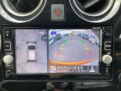 【全周囲カメラ】真上から車を見たようにモニターで確認ができる。是非実際の車で体感してみてください。 4