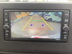 バックカメラも付いています。駐車の時に便利なのはもちろんの事、後方死角にいる子供たちに気が付くことができるので安心安全ですね 3