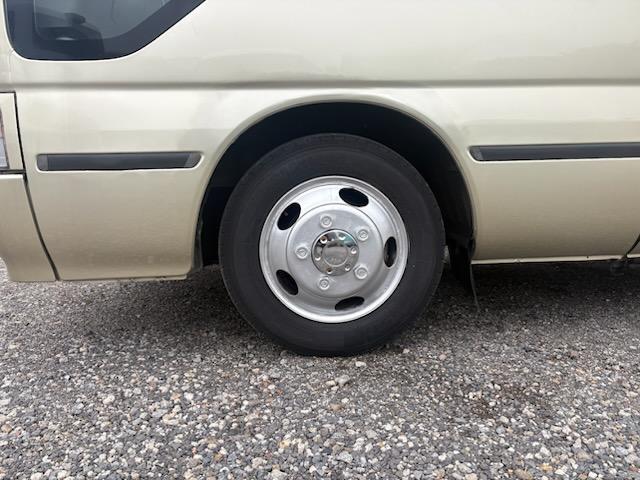 コースター ロングEXターボ マイクロバス・スイングオート・モケットリクライニングシート・冷蔵庫・ルームラック・バックカメラ・ディスプレイオーディオ・Rビューモニター・ドラレコ(前後カメラ)・ETC・フォグランプ・29人乗り(20枚目)